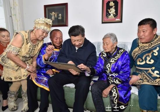 习近平登上黑瞎子岛 看望赫哲族群众