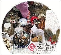 网曝丽江最大菜市场有人卖猴爪猴尾给新生儿避邪