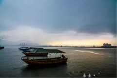 雨中攀登，这里不仅仅是一座山